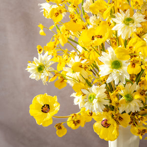 The Saffron Sunlight (Vase Included)