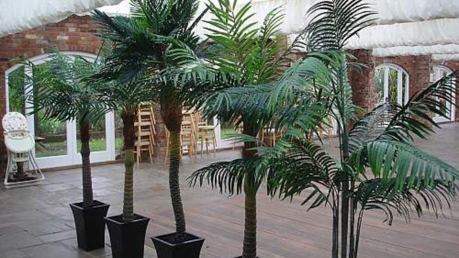 Usе of Artificial Arеca Palm Trееs