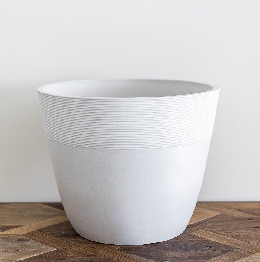 White rubber pot