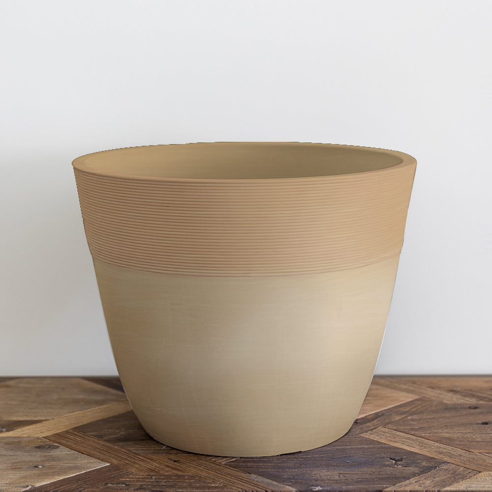 Beige rubber pot